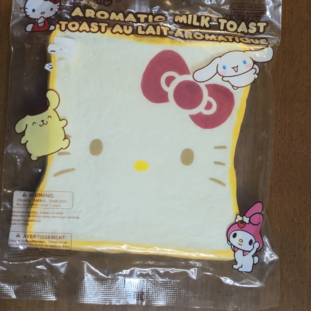 NWT HELLO KITTY iBloom Aeromatic Milk Toast - Picture 1 of 9